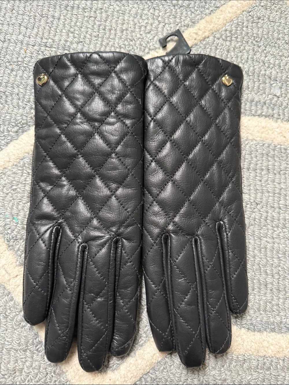 Kate Spade Black Quilted Leather Spade Logo Gloves Size M NWT